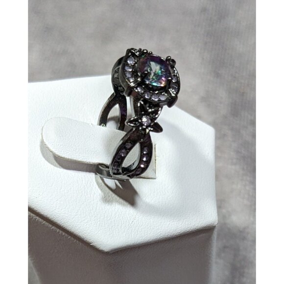 Gothic Purple Gemmed Ring With Star Accents Size 7.75 - Picture 7 of 8